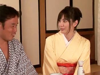 未亡人女将が従業員に求められて欲求不満で応えてしまうお姉さん痴女ハメ撮りフェラ麻美ゆまのエロ動画