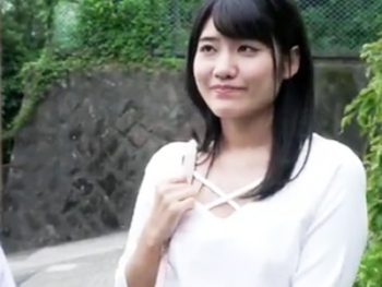 二十歳の記念旅行で義理娘を温泉に連れて行き中出しレイプする義父ｗ美少女中出しレイプのアダルト動画