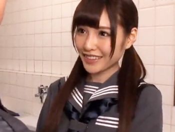 清楚で可愛い美少女JKが欲情したハゲジジイにトイレで犯されてザー汁ぶっかけ女子校生美少女ぶっかけのアダルト動画