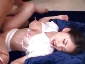 ナースが母乳撒き散らしながら絶叫パコ巨乳看護婦顔射のアダルト動画