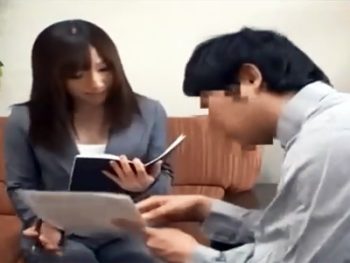 少しでも契約に優位になるならと体を使って営業する淫乱OL娘お姉さんOLぶっかけのアダルト動画