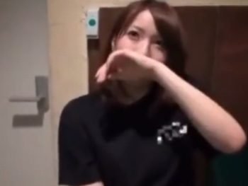 SODが見つけ出した逸材の居酒屋店員と個室SEX素人美少女ナンパ椎名理沙のエロ動画