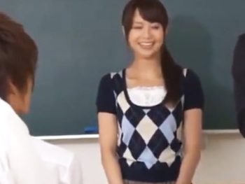 弱みを握られて毎日生徒たちの肉便器として犯される女教師女教師中出しぶっかけレイプ乱交のエッチ動画