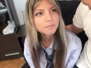 ブロンド美少女2人に日本男児の肉棒をねじ込みジャパニーズザーメンを注入！美少女パイパン中出しのエッチな動画