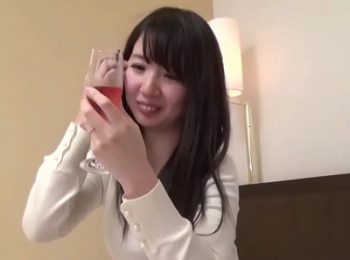 早漏びしょ濡れなイケナイ素人妻が不倫SEXで大量顔射素人人妻顔射ハメ撮りナンパのアダルト無...