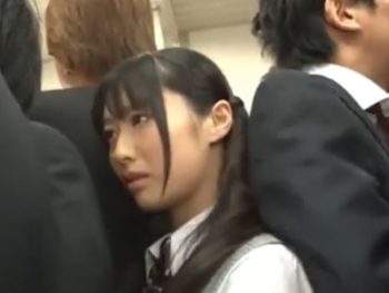 黒髪ロングのアイドル級JKが痴漢男に車内で挿入され→屈辱アクメ女子校生美少女ぶっかけ痴漢のアダルト動画