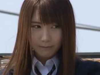 制服姿の美少女JKがお天道様の元で勃起チンポを一生懸命にフェラチオ抜き女子校生美少女フェラのアダルト動画