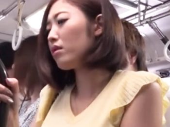 タイトなミニスカ黒パンストの美魔女のデカ尻に肉棒を擦りつけて痴漢ファックｗ巨乳お姉さんOLパンスト痴漢のAVエロ動画