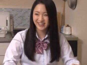 JK妹がケツ突き出してたら中出し近親相姦不可避ですｗ女子校生美少女妹中出し近親相姦のエロ動画