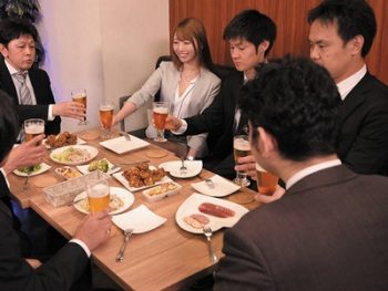 飲み会で酔いつぶれたボクを解放してくれた受付嬢に逆お持ち帰りされた！お姉さん痴女OL西宮ゆめのAV無料動画