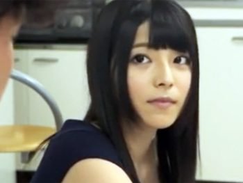 自宅で勉強中に隣の部屋からエッチな声が聞こえてきて発情した男女が‥巨乳美少女顔射のアダルト...