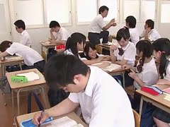 パイパン美少女が政府公認の中出し当番に抜擢！美少女パイパン中出しのエロ動画