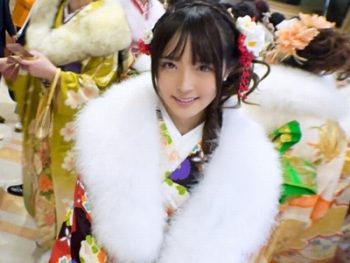 ガチ成人式ナンパ！新成人になったばかりの美少女を袴のままハメ倒しｗ素人コスプレ顔射ナンパ乱交のアダルト動画