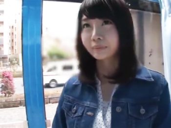 美少女AV女優の大学にMM号が突撃して正体知られてないリア友のそばで犯してみたｗ美少女ハメ撮り春宮すずのエロ動画