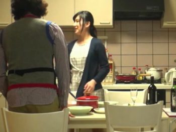 寝取られ願望のある夫によって他人男に犯し倒される様を盗撮される美人若妻素人痴女人妻ハメ撮り盗撮のアダルト動画