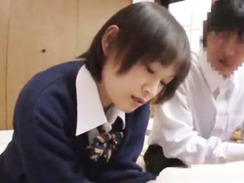 憧れの先輩を自宅に連れ込んで無理やり挿入して強制種付けｗ女子校生美少女中出しレイプのエロ動画