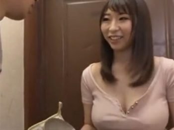 色白巨乳妻が夫以外の男のチンポで禁断の欲求不満解決パコ巨乳痴女人妻オナニーのアダルト動画