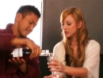 かってぇ日本人チンポでパイパンな海外ブロンド美女をメロメロにしたｗお姉さん痴女中出しのアダルト動画