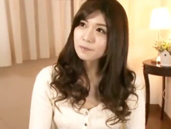 童貞クンのお悩み相談で中出しセックスまでさせてくれる神対応妻ｗ巨乳素人人妻童貞中出しハメ撮りナンパのエロ動画