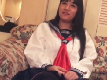 制服姿の美少女JKにゴム無しで挿入してガチ生中出し決行素人女子校生美少女中出しハメ撮りのアダルトSEX動画