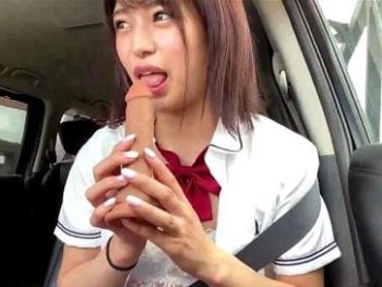 美味しそうにザーメンをごっくんする絶対美少女と露出お散歩美少女露出のAV無料動画