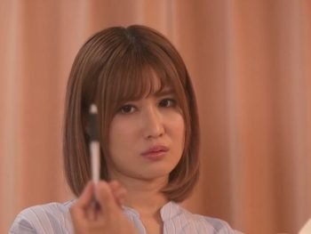 催眠術にかかってしまった美人妻！完全に操られてチンポ奴隷に様変わり！巨乳痴女人妻のAV無料動画