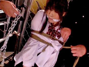 状況がつかめず震えるJKを快楽拷問女子校生美少女沙藤ユリのアダルトエロ動画