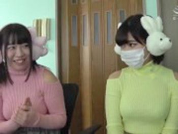 コロナが伝染らないようにマスク着用でSEX→激しすぎてマスク外れてそのまま乱交巨乳美少女中出し乱交のエロ動画