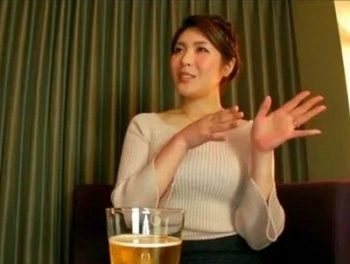 こんな綺麗な若妻が自らAVに？ムッチリ肉付きがちょうどいいシタガリ奥様のどろどろ不倫巨乳素...