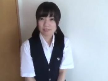 パイパンの童顔美少女がおっさんチンポを挿入され→中出しフィニッシュ美少女中出しのアダルト動画