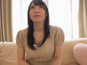 巨乳にコンプレックスがある素人娘に鬼ピスして大量パイ射巨乳素人パイズリのアダルト動画