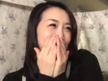 完全に発情して自らザーメン求めてくるとんでもないビッチ人妻巨乳人妻熟女顔射のアダルト動画