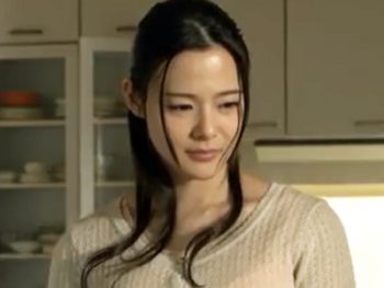 抵抗出来ずにされるがまま犯されて義父チンポの虜になるおしとやかな美人妻人妻顔射フェラレイプ近親相姦のアダルト動画