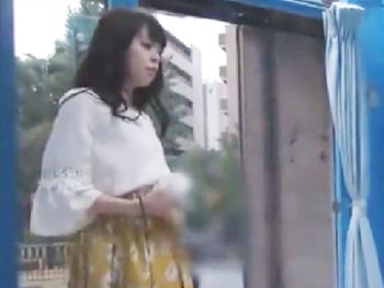 小動物系な145cm美少女貧乳JDがマッサージハメで潮吹きイキ！素人美少女ナンパ潮吹きのセクシー動画