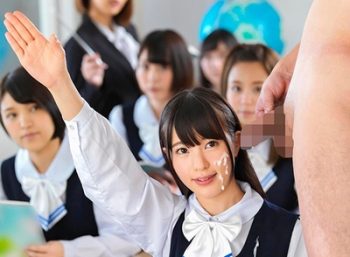授業中もお構いナシ！突然どろっどろの精子が当たりまえのように顔射される女子校生の日常生活ｗ...