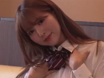元アイドルの巨乳美少女が制服姿でチンポ奉仕→ザーメンぶっかけ巨乳女子校生美少女ぶっかけ三上悠亜のアダルト動画