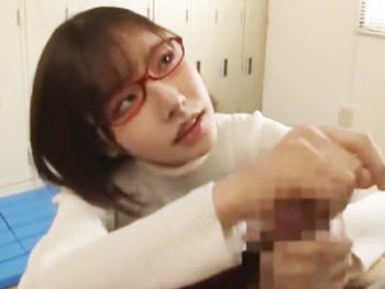 媚薬の効果でチンコを求めるようになってしまったメガネ美少女がお口でザーメン搾取美少女めがねフェラのエロ動画
