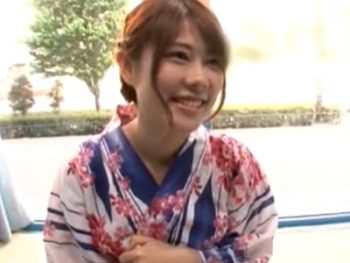 友達と花火大会へ向かう途中のギャルがひと夏の思い出に浴衣パコ素人ギャルコスプレナンパのアダルト無料動画