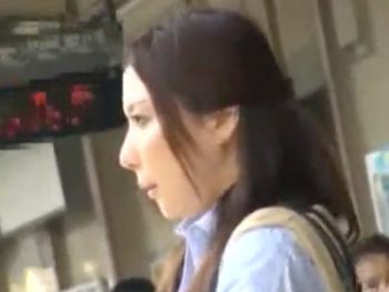 巨乳OLが電車内で集団痴漢に遭い悶絶！巨乳お姉さんOL中出し顔射ぶっかけ痴漢のエロ動画