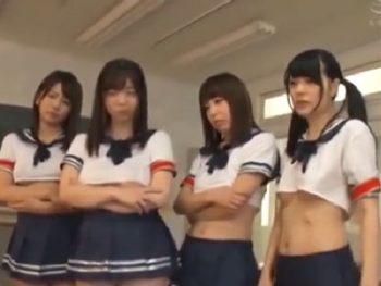 ドスケベ改造制服姿のJK達に囲まれてハーレムパコ→遠慮なくザー汁生中出し女子校生美少女妹中出し乱交の無料アダルト動画