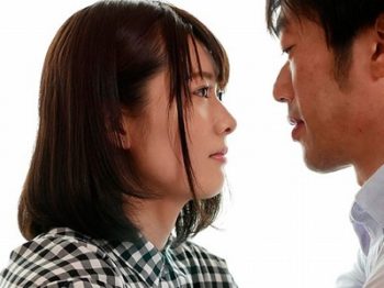 史上最高のFカップ娘がデビュー！透き通るような美少女が涙ぐみながらデビュー巨乳美少女デビュー作小泉ひなたのアダルト動画