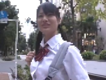 至って真面目そうなJKがちゅぽちゅぽ卑猥な音立ててフェラ抜き素人女子校生美少女痴女ハメ撮りフェラのエロ動画