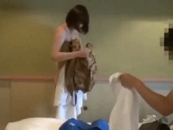 個撮完全流出！ほぼ処女の素人がキモ親父に好き放題ハメ倒される！巨乳美少女ハメ撮りのアダルト...