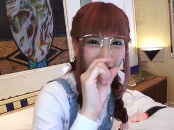 ガチ芸能人のたまご！美少女童顔女子に媚薬を飲ませて乱交ハメ撮り素人美少女中出しハメ撮り乱交のアダルト動画