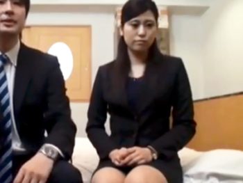 前田敦子似の清楚系素人OLが妻子持ち上司と中出しパコする一部始終がコチラ素人お姉さんOL中出し盗撮の無料エロ動画