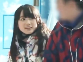 スキー旅行に来ていた真面目そうなDカップ女子がなりゆきでパコ→無許可中出しに絶句素人美少女中出しナンパの無料セックス動画