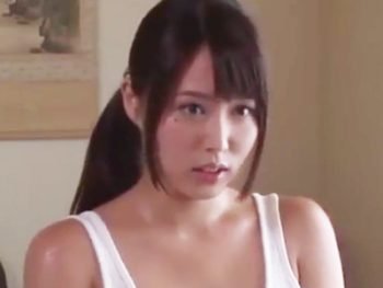 義兄と義妹が寝苦しい夜に汗だくで交わる濃密な近親交尾美少女近親相姦の無料AV動画