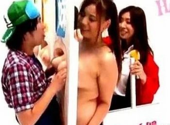 兄なら妹のオッパイ当ててみて！妹の危険日にガチ中出しする近親相姦ゲームｗ巨乳素人妹中出し近親相姦のアダルト動画