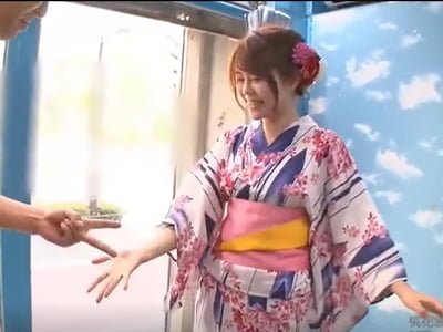 包み込むようなパイズリでM男のザーメンを搾り取る痴女2人巨乳痴女人妻熟女M男フェラ手コキパイズリの無料AV