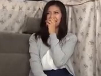 素人妻をナンパ！巧みトークで口説いて中出し成功ｗ素人人妻熟女中出しナンパの無料AV動画